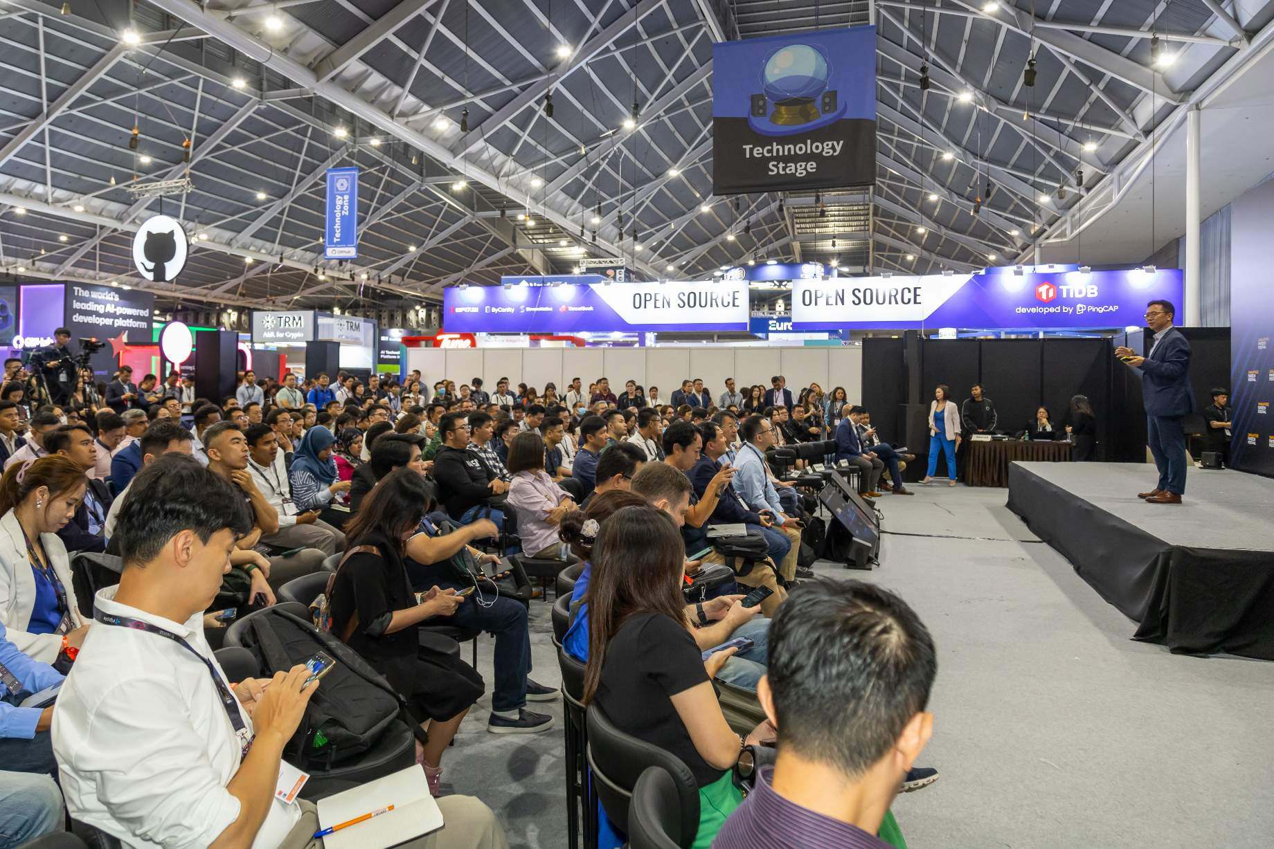 Technology Zone & Stage Hall 3, Singapore EXPO